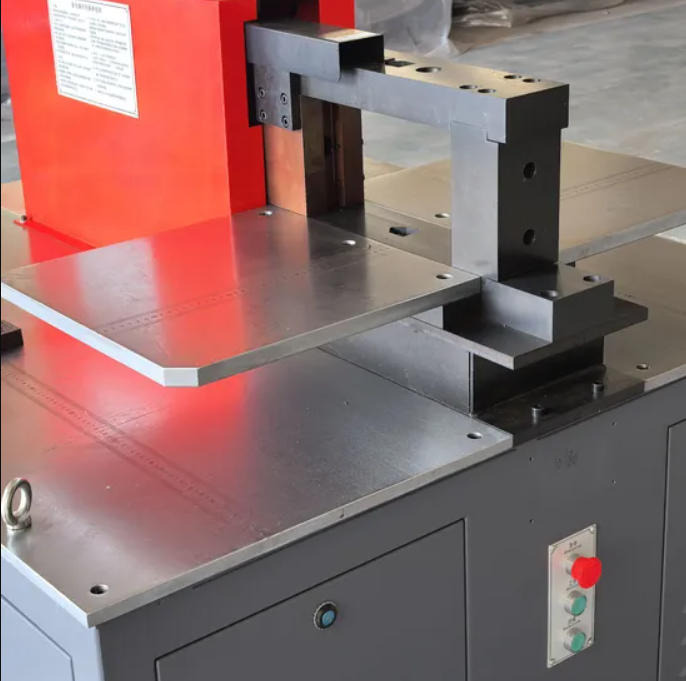 303U-3-C Manuel Hidrolik 3 İstasyonlu Bara İşleme Makinesi