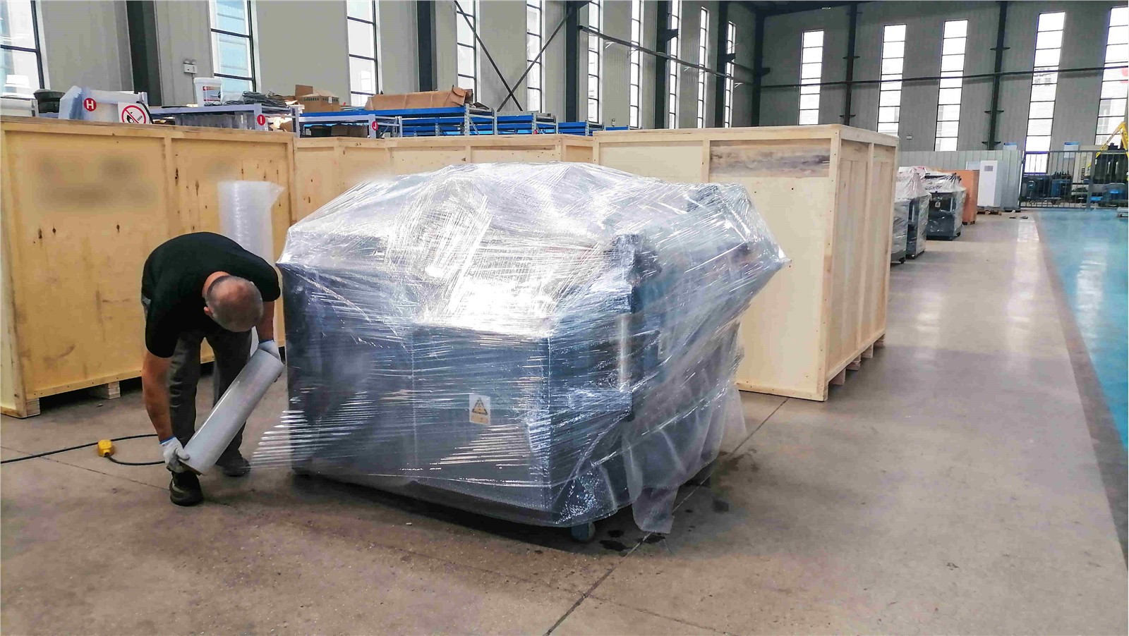LT-1016 3 İstasyonlu Bara İşleme Makinesi