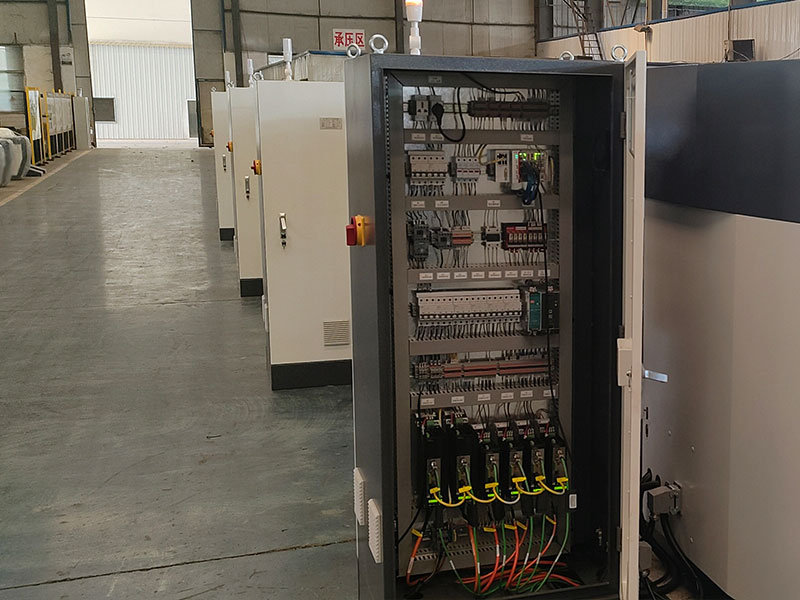 HQ600-S-8P CNC Copper busbar delme makinesi