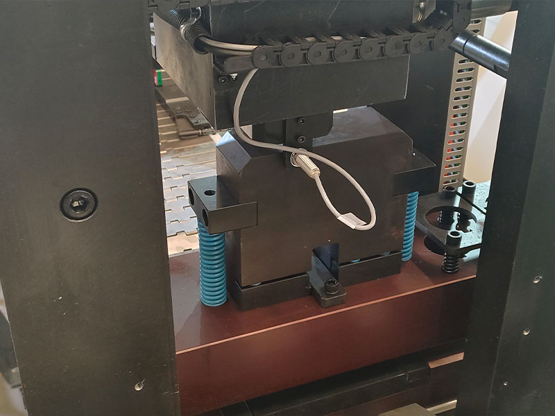 HQ600-S-8P CNC Copper busbar delme makinesi