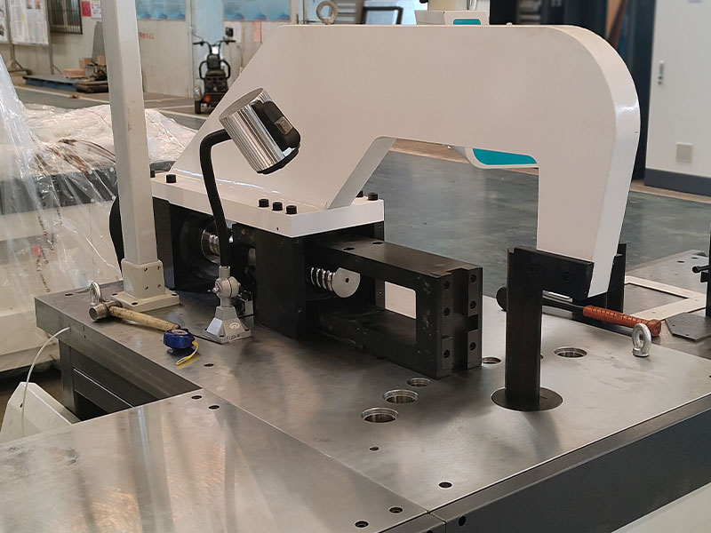 HQ400-1200B-CNC CNC Bakır Bara Bükme Makinesi