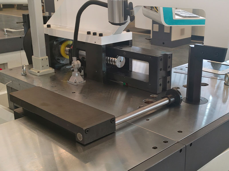 HQ400-1200B-CNC CNC Bakır Bara Bükme Makinesi