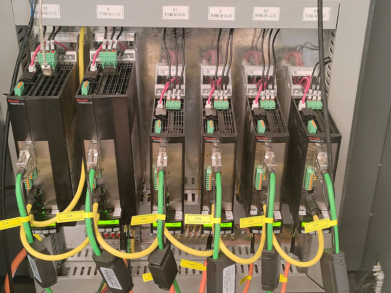 HQ600-S-8P CNC Copper busbar delme makinesi