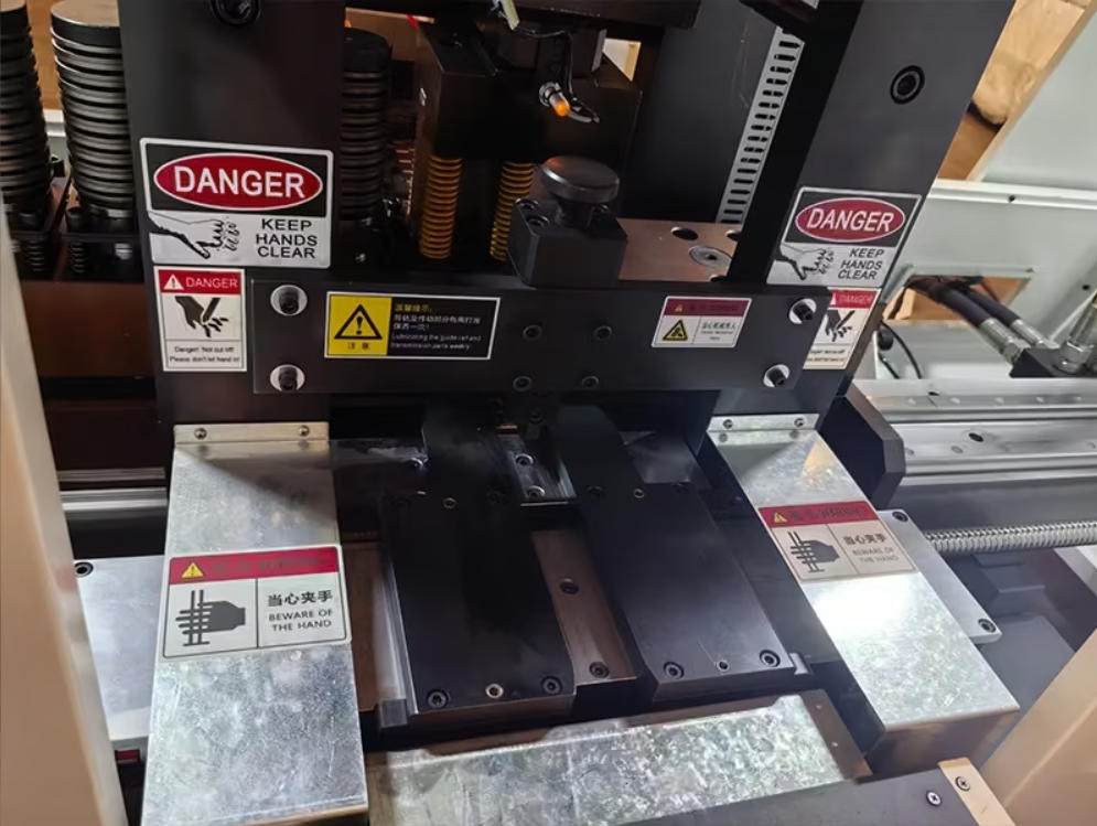 HQ600-S-8P CNC Copper busbar delme makinesi